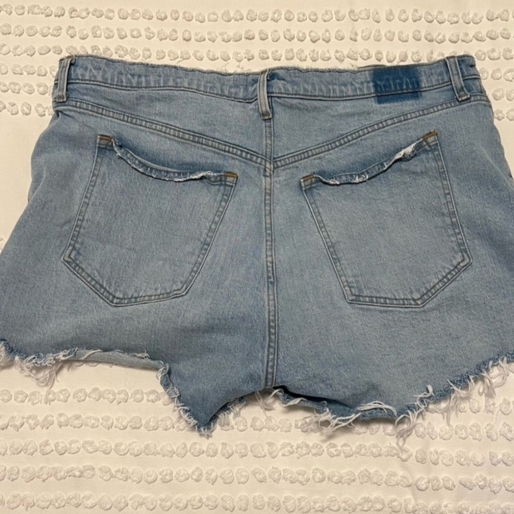 Abercrombie Mom Short - Picture 3 of 3